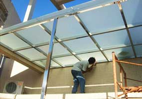 不銹鋼玻璃雨棚